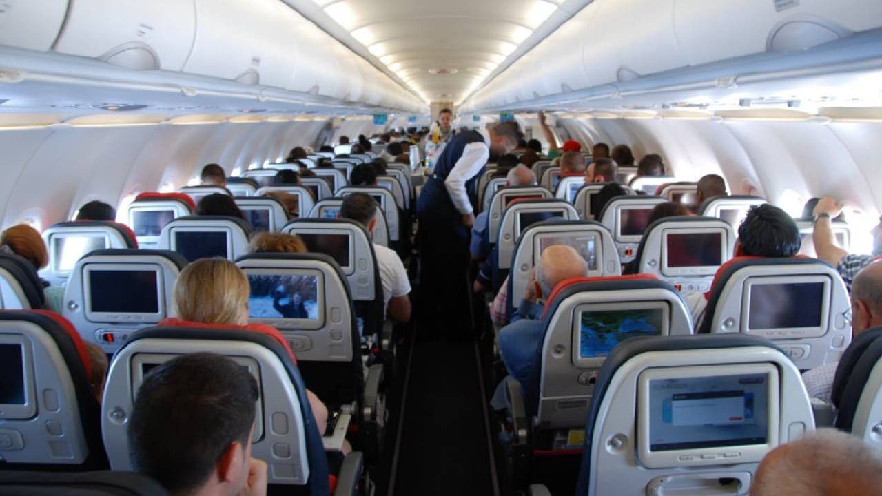 Uçak Yolculuklarında Yeni Dönem! Yarı Oturarak Uçuş Başlıyor, Takvim Netleşti