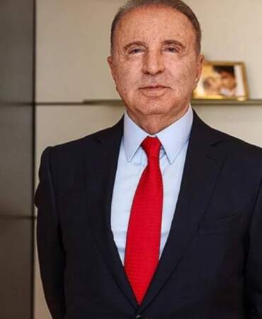 Ünal Aysal Aldığı Haberle Yıkıldı