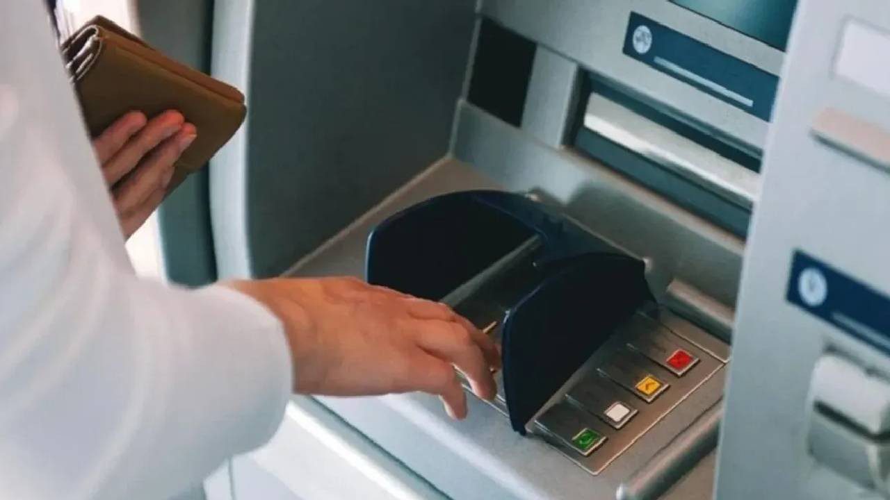 Ünlü Bankadan Şok Karar: ATM ve Şubelerini Teker Teker Kapatıyor