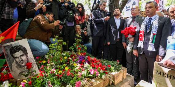 Yeniçağ Gazetesinden CHP’yi Hedef Alan ‘Deniz Gezmiş’ Yazısı! Tartışmaları Fitilledi, Sosyal Medya İkiye Bölündü