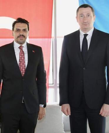 YTB Başkanı Abdullah Eren, Ukrayna Başbakan Yardımcısı Çernışov ile Görüştü