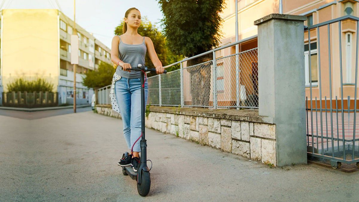 8 milyon kişiyi ilgilendiriyor: e-Scooter kullanıcılarını bekleyen yeni zorunluluk! Mobil ulaşımda yeni düzenleme