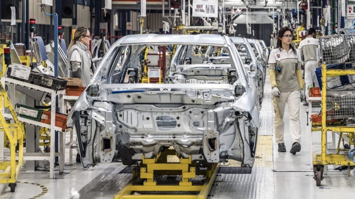 Otomotiv üretimi ilk 5 ayda yüzde 1,4 geriledi