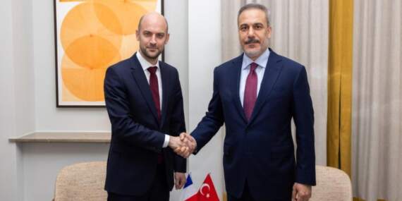 Fidan, Fransız mevkidaşı Barrot ile görüştü