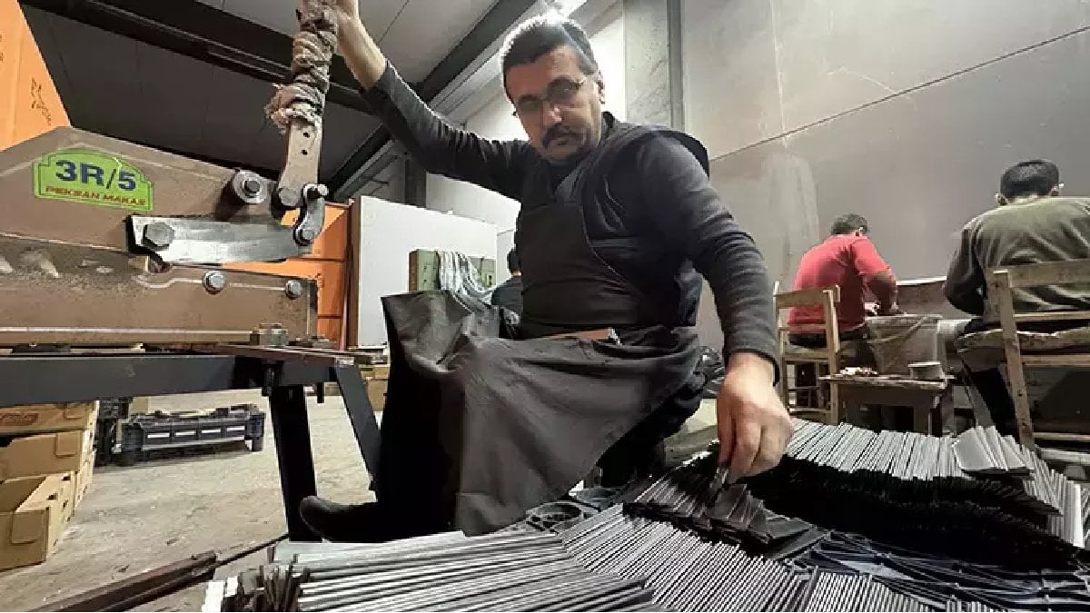 Eşinin atadan kalma mesleğine sahip çıktı! 15 kişiye ekmek kapısı oluyor, 24 ülkeden gelen siparişlere yetişemiyor