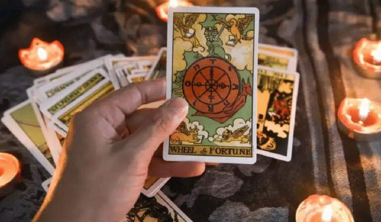 Tarot falı bakan medyuma 863 bin lira para cezası
