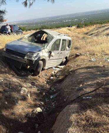 Araç devrildi, Halfeti gezisi kabusa dönüştü: 6 yaralı