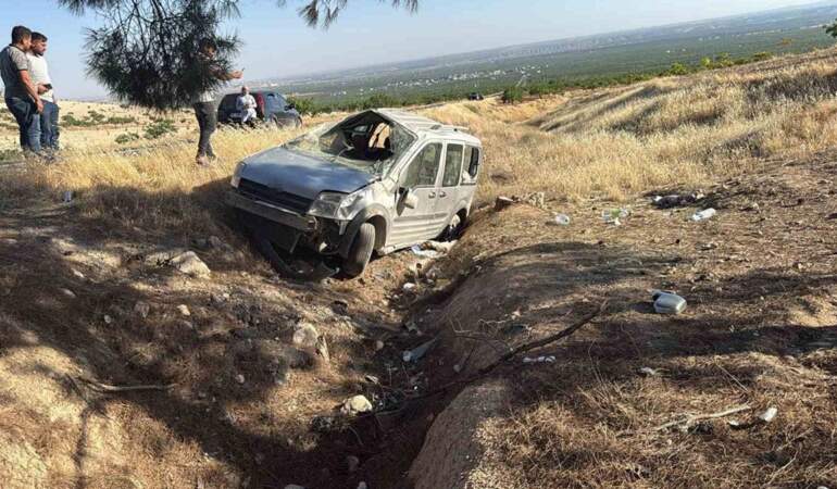 Araç devrildi, Halfeti gezisi kabusa dönüştü: 6 yaralı