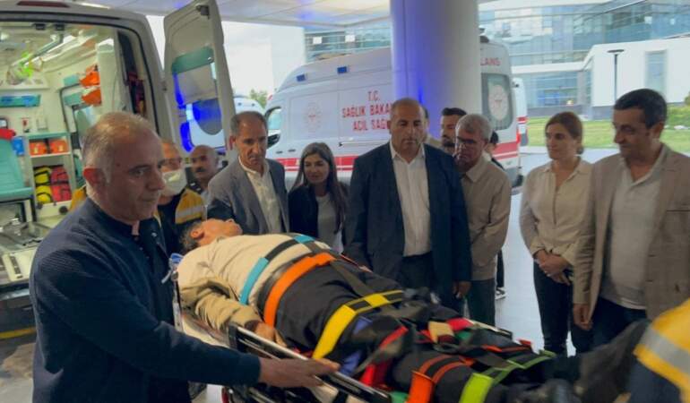 DEM Partili Mahmut Dindar trafik kazası geçirdi