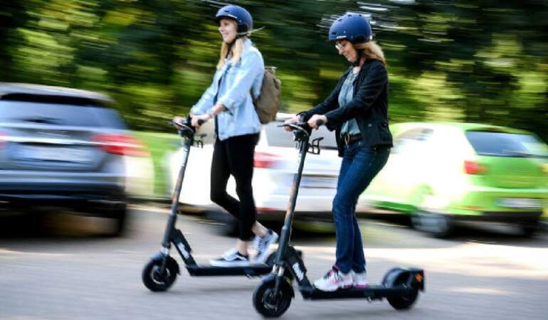 Milyonlarca scooter kullanıcısına yeni dönem: Yeni uygulama ile “cepten ödeme” devri bitiyor!