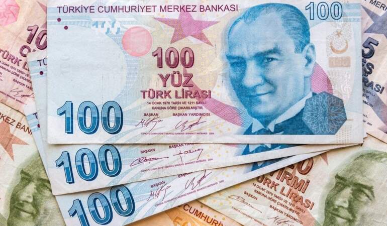 Mart’taki dalgalanma ardından son haftalarda yatay seyretti: TL beş ayda yüzde 10 eridi