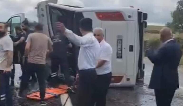 Yozgat’ta yolcu otobüsü devrildi: 3 ölü, 19 yaralı