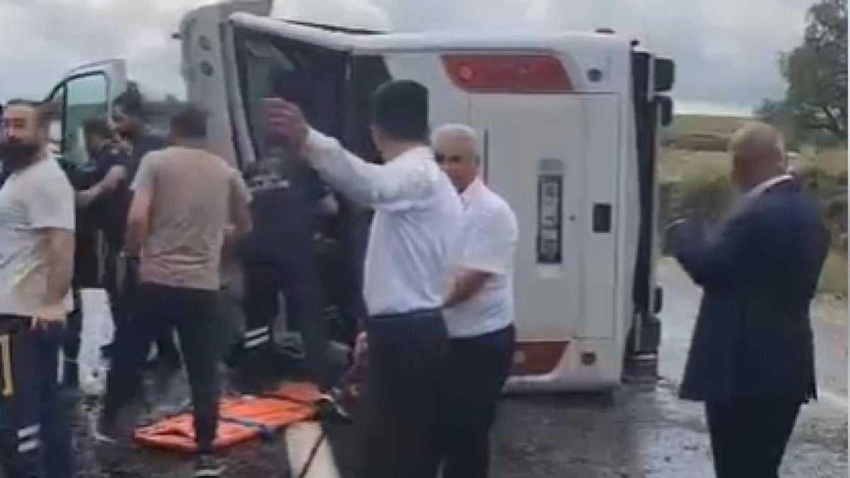 Yozgat’ta yolcu otobüsü devrildi: 3 ölü, 19 yaralı