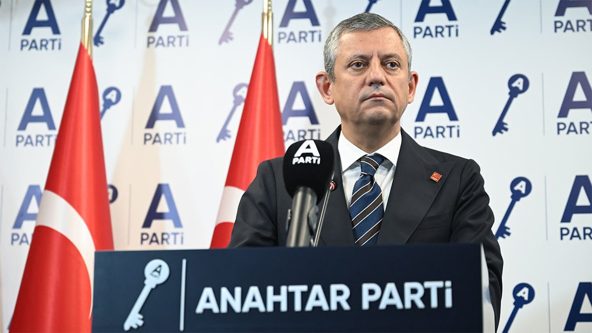 CHP lideri Özel’den Anahtar Parti’ye ziyaret