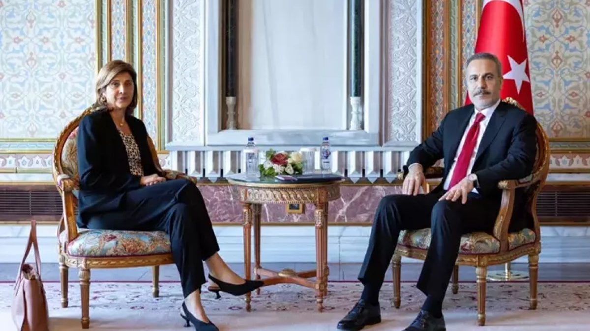 Fidan, BM Kıbrıs temsilcisi Cuellar ile İstanbul’da görüştü