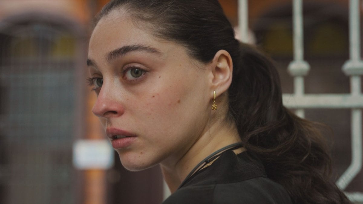 ‘Leyla: Hayat Aşk Adalet’ severlerin kötü haber! Her an final yapabilir: Yayın günü değişiyor, Çarşamba akşamı ekranda olmayacak