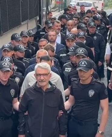 CHP’li başkanların adliyeye sevk görüntülerine AK Partili Tayyar’dan tepki: Yeni Türkiye’ye Yakışmadı