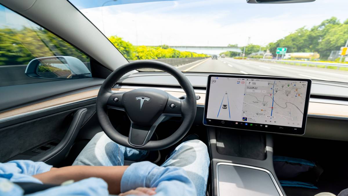 Modifiyede son nokta: Tesla’nın 400 Bin TL’lik tam otonom sürüşünü “bedavaya” getirdi