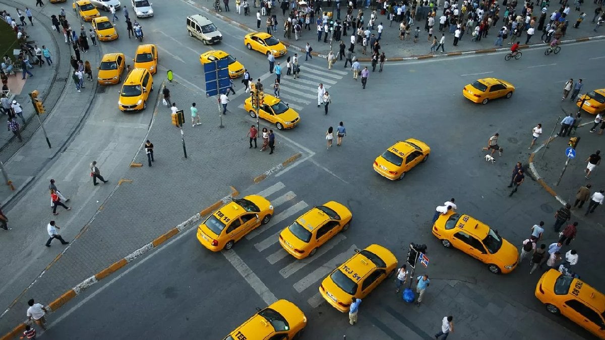 Taksilerde yeni dönem: Yoldan yolcu alımına son