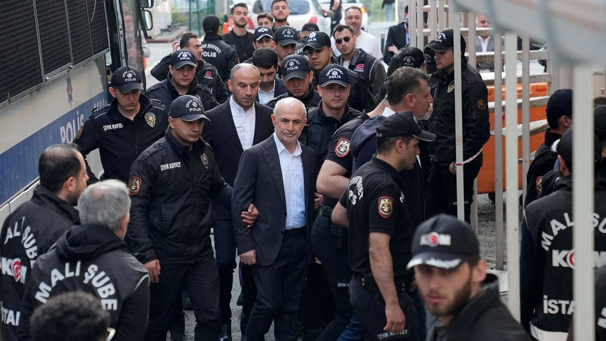 CHP’li 5 belediye başkanı görevden uzaklaştırıldı