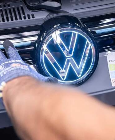 Alman devi Volkswagen 20 bin personelini çıkarıyor! Artık şirket stajyer alımını da düşürecek
