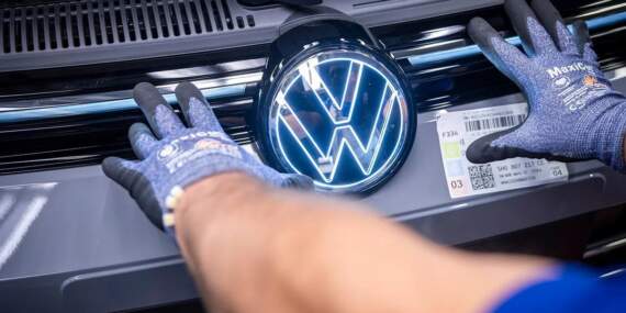 Alman devi Volkswagen 20 bin personelini çıkarıyor! Artık şirket stajyer alımını da düşürecek