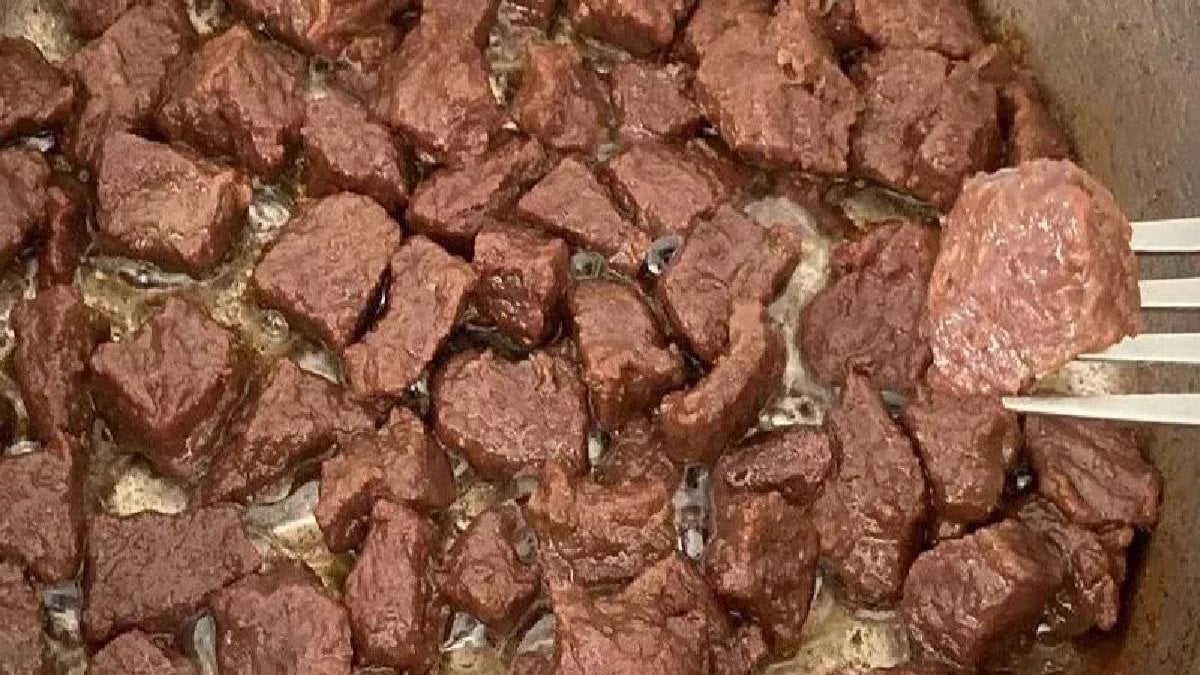 Etleri lezzetlendiren baharatlar! Bu iki baharat lezzeti ikiye katlıyor: Kırmızı et pişirirken bunları ekleyin…