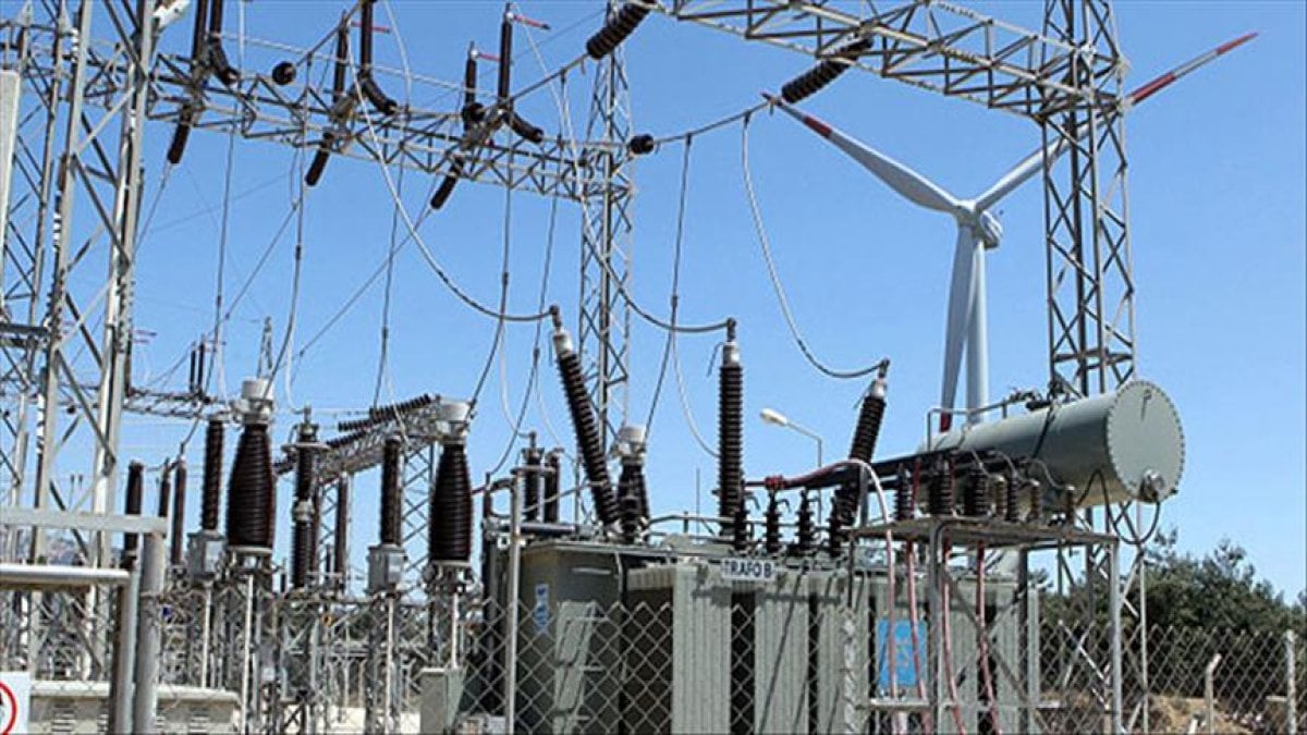 Türkiye’nin elektrik tüketimi üretimi aştı: En yoğun saat belli oldu