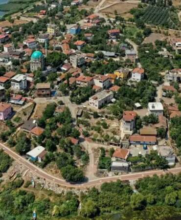 Burası ne İzmir ne de Muğla: 300 kişilik bir doğa harikası, bu köyden Türkiye’de bir tane daha yok!