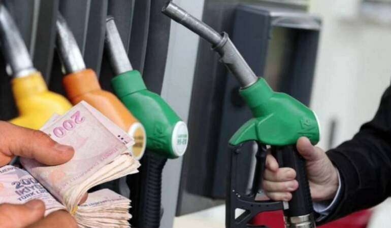 Benzin ve motorine 10 lira zam yolda! Türkiye nefesini tuttu bekliyor: İran-İsrail savaşı için kara pazartesi senaryosu