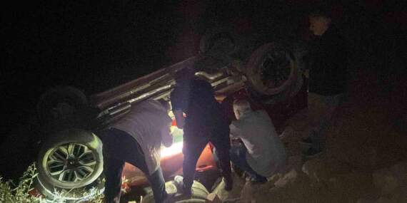 Erzincan’da otomobil su kanalına uçtu: 4 yaralı