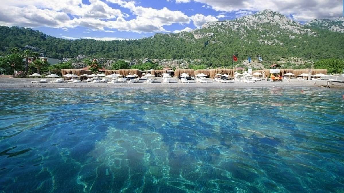 Ege’de zamanı durduran koy! Terk edilmiş gibi sessiz ve berrak: Burada sadece dalga sesi ve huzur var!