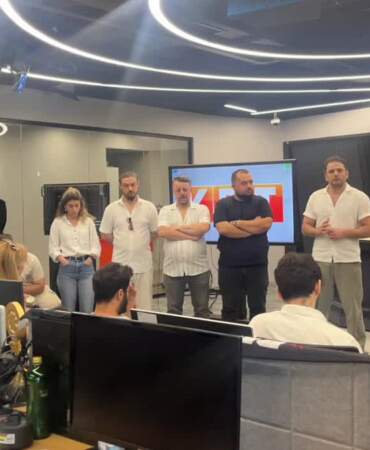 Aylardır maaşlarını alamayan KRT çalışanları: Patron bugün de masadan kaçtı