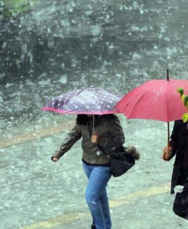 Meteoroloji’den uyarı: Batıda rüzgar, doğuda sağanak etkili olacak