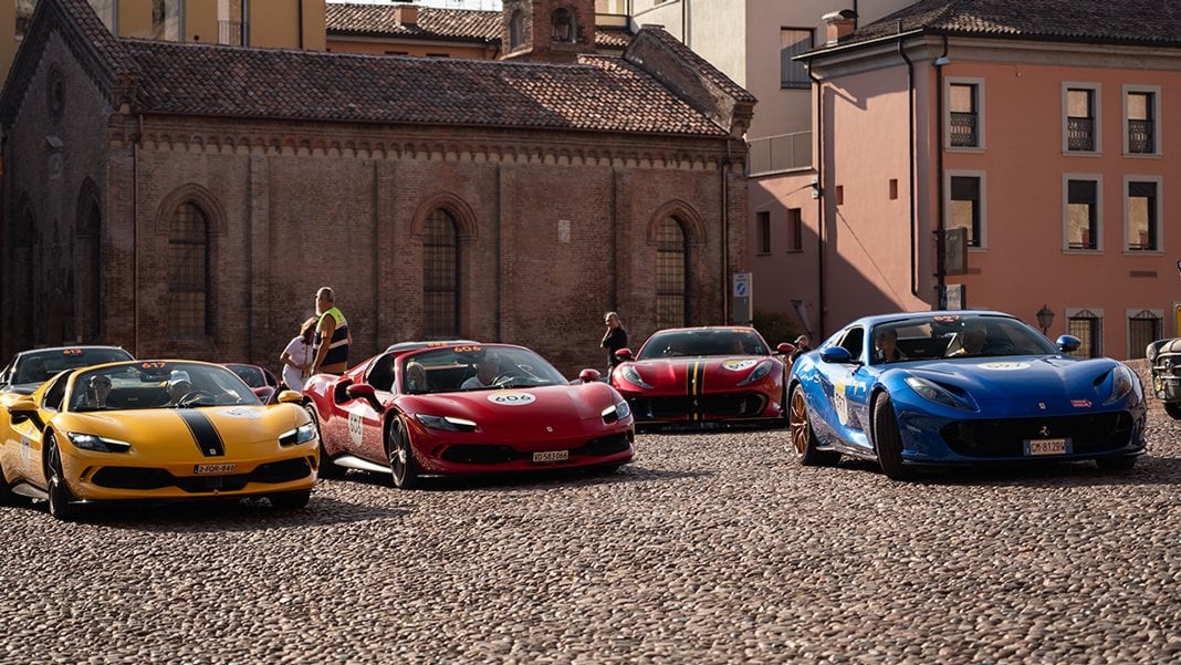 430 Klasiğin yarıştığı 1000 Miglia’da ilk günün lideri Alfa Romeo!