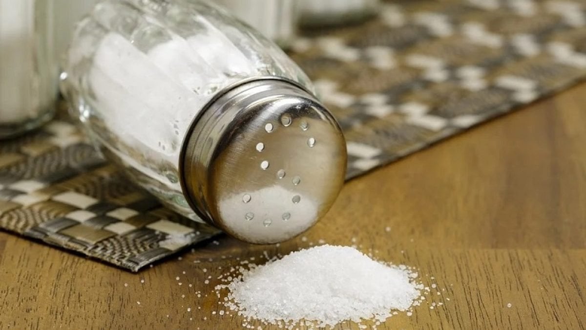 Aşırı tuz zararlı ama azı da zararlı! Günde 1 çay kaşığından az tüketiyorsanız o sağlık sorunlarını tetikliyor