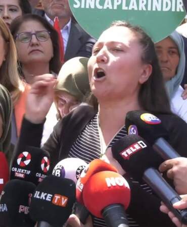 Zeytinlikleri madencilik faaliyetlerine açan yasa teklifine TBMM önünde protesto