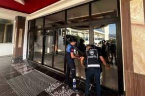 Bu kadarına da pes! Alanya’da ruhsatsız otel 112. kez mühürlendi