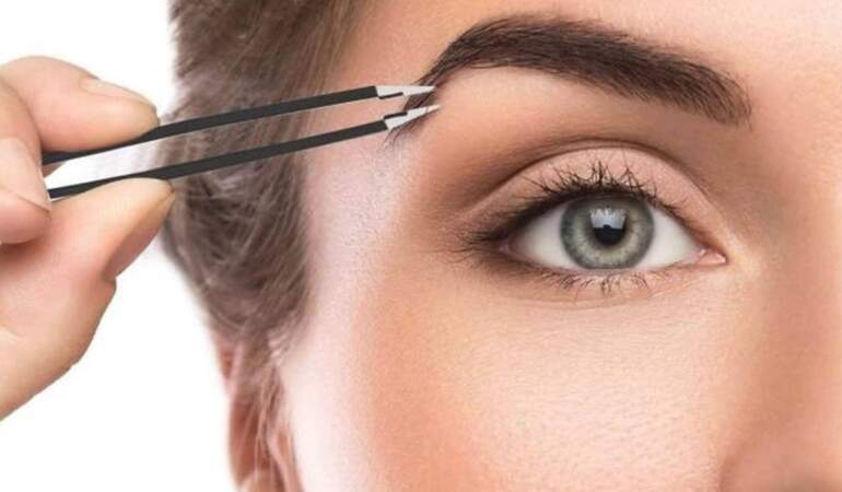 Kaşlarınız zayıf ve seyrekse bu tarif hayat kurtarır! Mutfağınızdaki bu 6 doğal ürün kaşlarınızı gürleştiriyor, kalınlaştırıyor