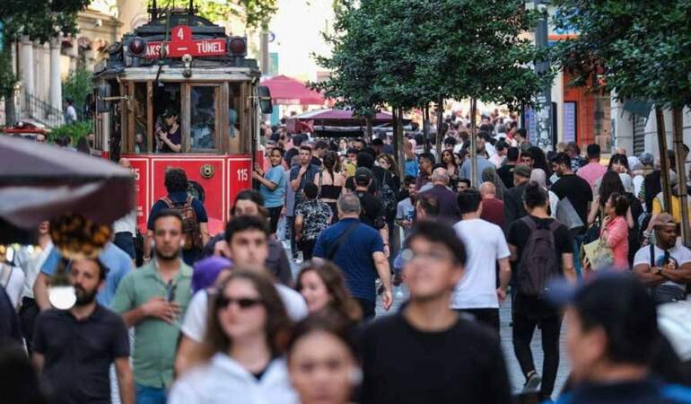 Türkiye, Avrupa’da yoksullukta zirvede: Gençlerin yüzde 21’i risk altında