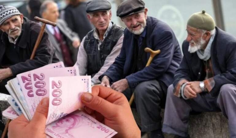 AK Parti’den emekli aylıkları mesajı: Emeklimizin en düşük maaşı aldığını farkındayız