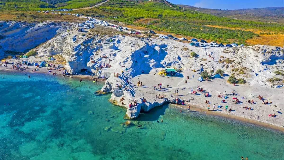 Bu sessiz cennet tatilcileri bekliyor! Doğal yapısını koruyor, denizcilere de kampçılara da en iyi seçenek oluyor!