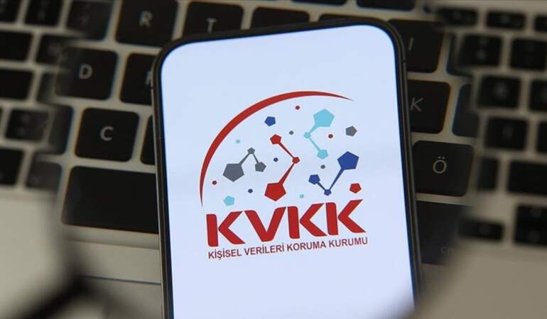 KVKK’dan milyonları ilgilendiren flaş karar: SMS koduyla ‘reklam izni alma’ devri resmen bitti!