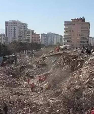 151 kişiye mezar olan Palmiye Sitesi davasında karar: Müteahhitlere 18 ve 21 yıl hapis cezası
