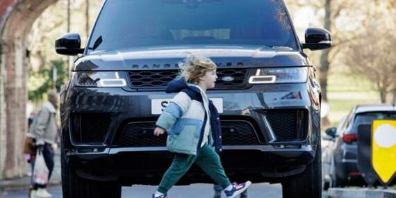 SUV araçların gizli tehlikesi: Çocukları görmüyorlar! Yaya ölümlerini artırıyor