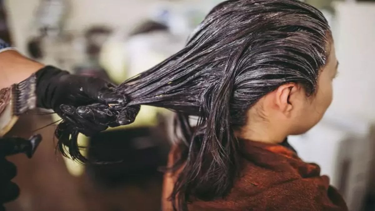 Saçlarınızı bir daha boyatmak zorunda kalmayacaksınız! Kimyasal kullanmadan beyazlarınızı gizleyin