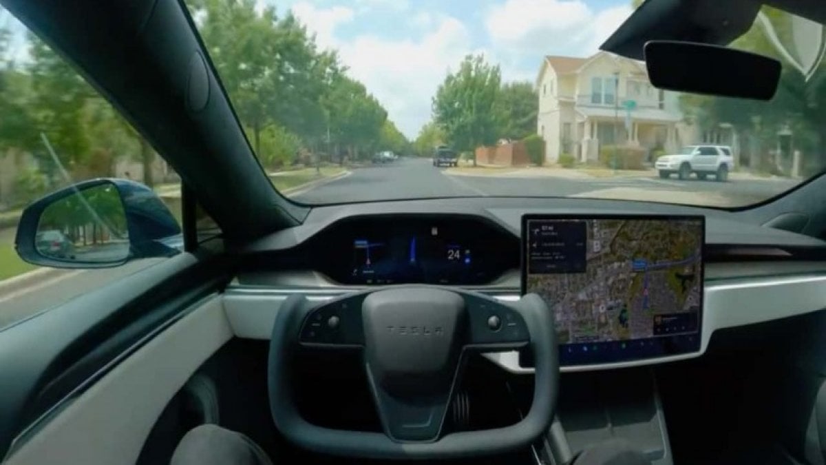 Tesla düğmeye bastı: Kendi kendine giden otomobil dönemi resmen Türkiye’ye geliyor! İşte tarihi ve fiyatı