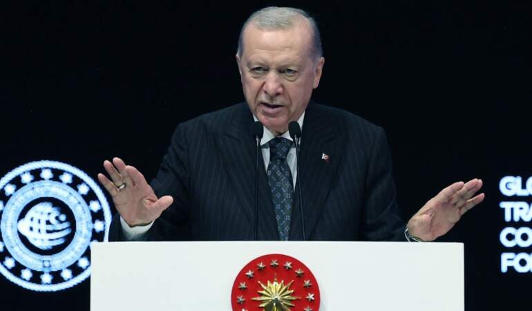 Erdoğan: Muhalefetin takoz siyasetine hiçbir zaman teslim olmadık