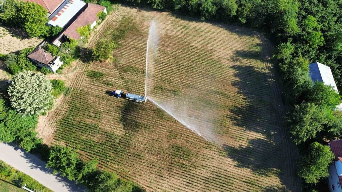 Düzceli çiftçinin yerli buluşu: 15 tonluk taşınabilir yağmurlama sistemi kuraklığa umut oldu
