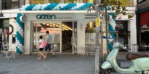 Arzen Factory İstanbul’da ilk adımı attı: Bahariye Caddesi’nde tatlı bir mola noktası